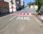 Faixa de pedestres &eacute; instalada em ponto cr&iacute;tico de Carmo do Cajuru