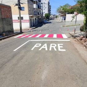 Faixa de pedestres é instalada em ponto crítico de Carmo do Cajuru