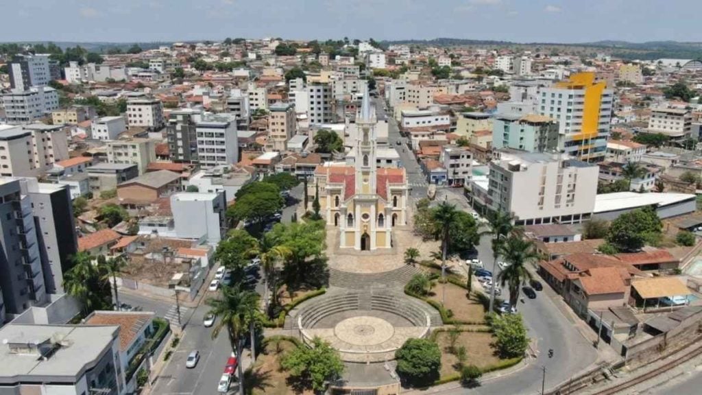 Carmo do Cajuru pro&iacute;be propaganda de bets e conte&uacute;do adulto em locais p&uacute;blicos