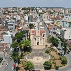 Carmo do Cajuru proíbe propaganda de bets e conteúdo adulto em locais públicos