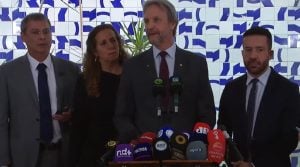 Deputados da base do governo pedem ao STF a divulgação de investigações sobre filme “Dark Horse”