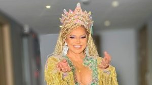 Darlin Ferrattry é nomeada rainha de bateria da União da Ilha do Governador