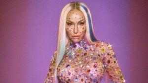 Sabrina Sato exibe look de ensaio de Carnaval durante gravidez de seis meses