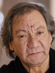 Cineasta franco-argelino Tony Gatlif, conhecido por retratar culturas ciganas e migrantes, falece aos 77 anos
