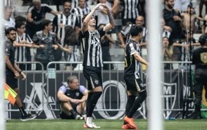 Jovem zagueiro Vitão ganha destaque na defesa do Atlético e coloca em dúvida a hierarquia na posição