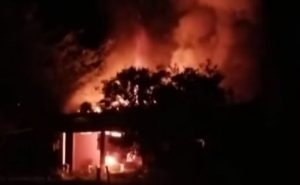 Homem &eacute; preso ap&oacute;s agredir ex-companheira, amea&ccedil;&aacute;-la de morte e incendiar resid&ecirc;ncia em Caldas, Minas Gerais
