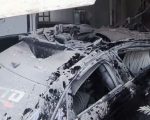 Motorista perde controle de ve&iacute;culo, invade resid&ecirc;ncia e deixa feridos em Passos