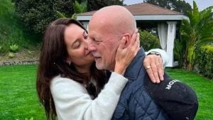Emma Heming Willis relata rotina difícil e reforça necessidade de maior esclarecimento sobre demência frontotemporal