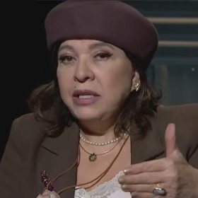 Roberta Miranda revela ter sido levada da maternidade embrulhada em jornal e descoberto sua verdadeira origem