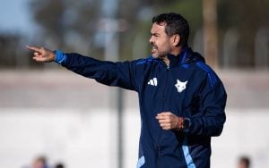 Defesa do Cruzeiro sofre gols em 11 jogos consecutivos e preocupa técnico Artur Jorge