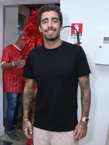 Pedro Scooby participa de evento do Salgueiro e marca presen&ccedil;a ao lado de ex-mulher ap&oacute;s negar envolvimento amoroso