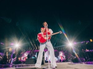 Luan Santana reúne mais de 30 mil pessoas em show no Estádio Benedito Teixeira, em São José do Rio Preto