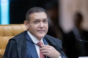 Nunes Marques declara-se impedido de julgar caso envolvendo Moraes e Vorcaro