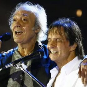 Roberto Carlos teria oferecido apoio financeiro &agrave; vi&uacute;va de Erasmo Carlos durante disputa judicial
