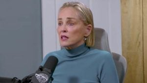 Sharon Stone denuncia venda não autorizada de roupas íntimas usadas em produção de TV e reforça necessidade de controle contratual