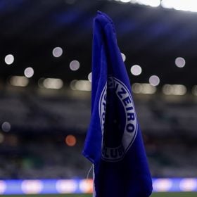 Vitória x Cruzeiro: Raposa encara o Leão neste domingo pelo Brasileirão. Acompanhe pela Minas FM