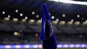 Cruzeiro afirma que não há irregularidades em processos internos e anuncia ações legais contra empresários e jornalistas