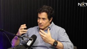 Ex-ator da Globo faz afirmações falsas sobre a segurança das vacinas contra a Covid-19