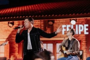 Felipe Araújo lança música “Desgramou” como primeiro single do projeto audiovisual “De Ponta a Ponta em Barretos”