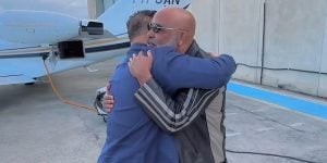 Força Aérea realiza buscas por helicóptero desaparecido com cantor Rick em Santa Catarina
