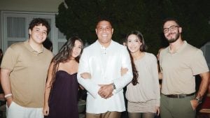 Ronaldo publica foto rara ao lado dos quatro filhos e reforça valor da família
