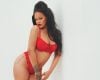 Rihanna compartilha fotos usando lingerie vermelha e reacende expectativa por novo álbum