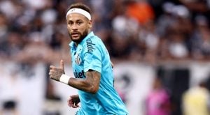 Corinthians é denunciado pelo STJD por episódio envolvendo criança e camisa de Neymar durante partida contra o Santos