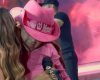 Criança invade palco durante show de Simone Mendes, provoca queda da cantora e gera repercussão nas redes sociais
