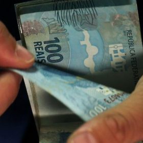 Governo lan&ccedil;a terceira fase do programa Desenrola com aquisi&ccedil;&atilde;o de d&iacute;vidas pela Uni&atilde;o e descontos de at&eacute; 90%