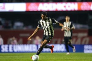 Mateo Cassierra mantém jejum de gols pelo Atlético e recebe apoio do treinador
