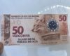 Torcedores do Cruzeiro distribuem notas falsas com ameaças ao elenco durante jogo contra o Athletico-PR