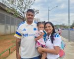 Torcida do Cruzeiro manifesta frustração antes de confronto contra o Athletico-PR no Mineirão