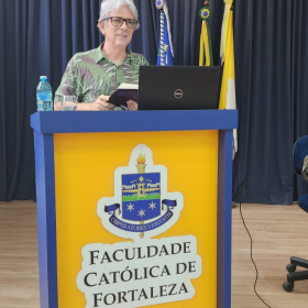 Frei Jacir, de Divinópolis, leva Bíblia Apócrifa a Fortaleza