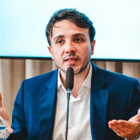 Renan Santos tem contas no YouTube e Instagram retiradas do ar após decisão do TSE