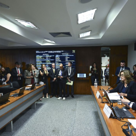 Câmara aprova MP das Blusinhas com isenção para compras internacionais de até US$ 50