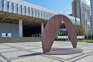 Renovação na Assembleia e Câmara será mínima