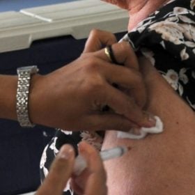 Vacinação Pneumo 20 é ampliada em Divinópolis para idosos acima de 85 anos