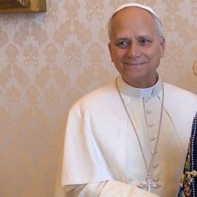 Papa Le&atilde;o XIV ap&oacute;s an&uacute;ncio de cirurgia para retirada de n&oacute;dulo no pulm&atilde;o