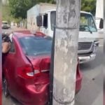 Acidente entre carro e caminh&atilde;o registrado na Rua Pitangui, em Divin&oacute;polis