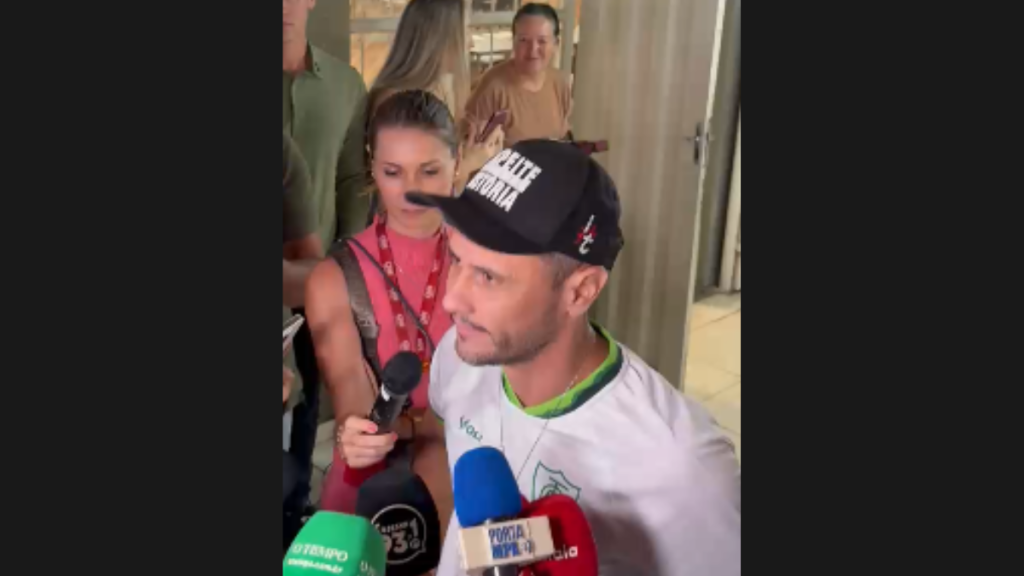 Cleitinho Azevedo vota no segundo turno e concede entrevista ao Sistema MPA
