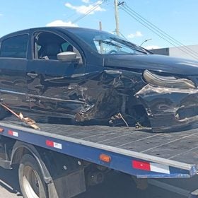 Carro envolvido em acidente na MG-050, na altura do km 122, em Divin&oacute;polis