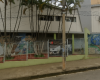 Eleitores aguardam para votar na Escola Estadual Dona Ant&ocirc;nia Valadares, em Divin&oacute;polis