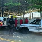 Policiais militares e penais durante opera&ccedil;&atilde;o de remo&ccedil;&atilde;o de picha&ccedil;&otilde;es em Bom Despacho
