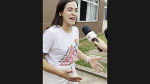 Deputada Lohanna vota na UEMG, em Divinópolis