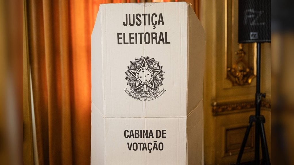 Urna eletr&ocirc;nica utilizada na vota&ccedil;&atilde;o do segundo turno das Elei&ccedil;&otilde;es 2026.
