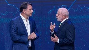 Lula e Fl&aacute;vio Bolsonaro, candidatos &agrave; Presid&ecirc;ncia da Rep&uacute;blica no segundo turno das Elei&ccedil;&otilde;es 2026.