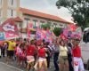 'CarnaLula': apoiadores fazem ato pró-Lula no Centro de Divinópolis
