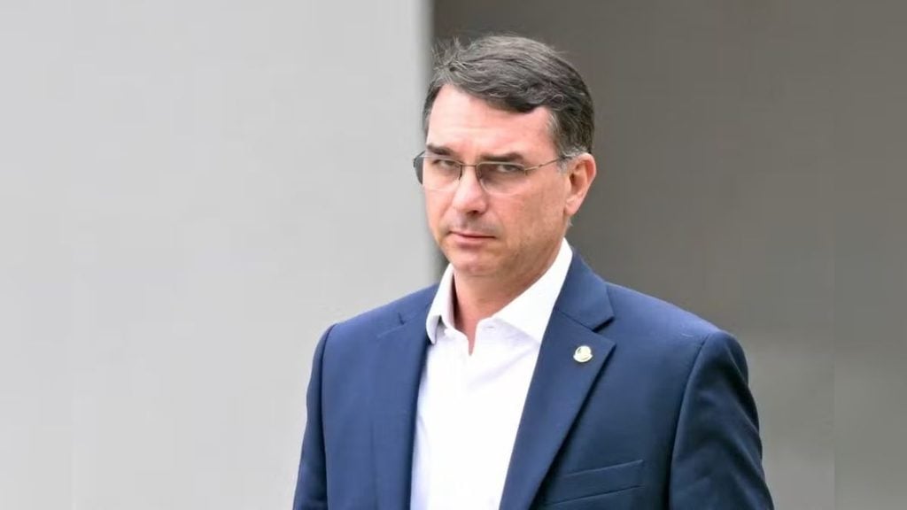 Fl&aacute;vio Bolsonaro, senador e candidato derrotado &agrave; Presid&ecirc;ncia em 2026