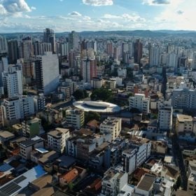 Interdições temporárias no trânsito de Divinópolis para obras da rede de esgoto