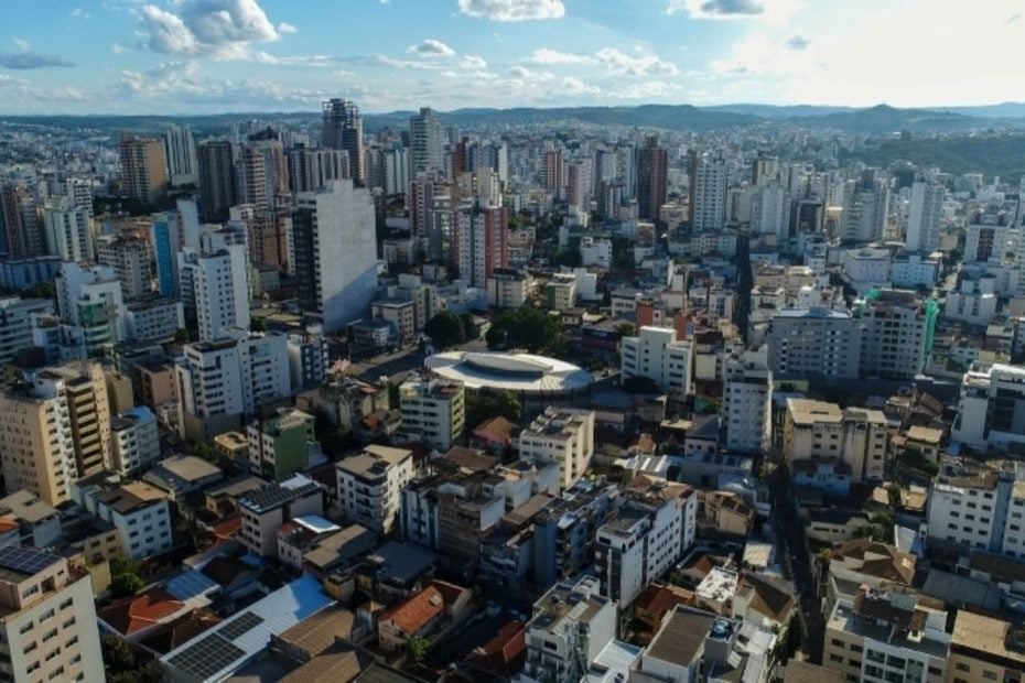 Interdi&ccedil;&otilde;es tempor&aacute;rias no tr&acirc;nsito de Divin&oacute;polis para obras da rede de esgoto